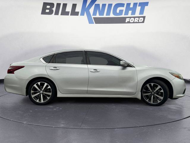 Used 2017 Nissan Altima 2.5 SR FWD image 6