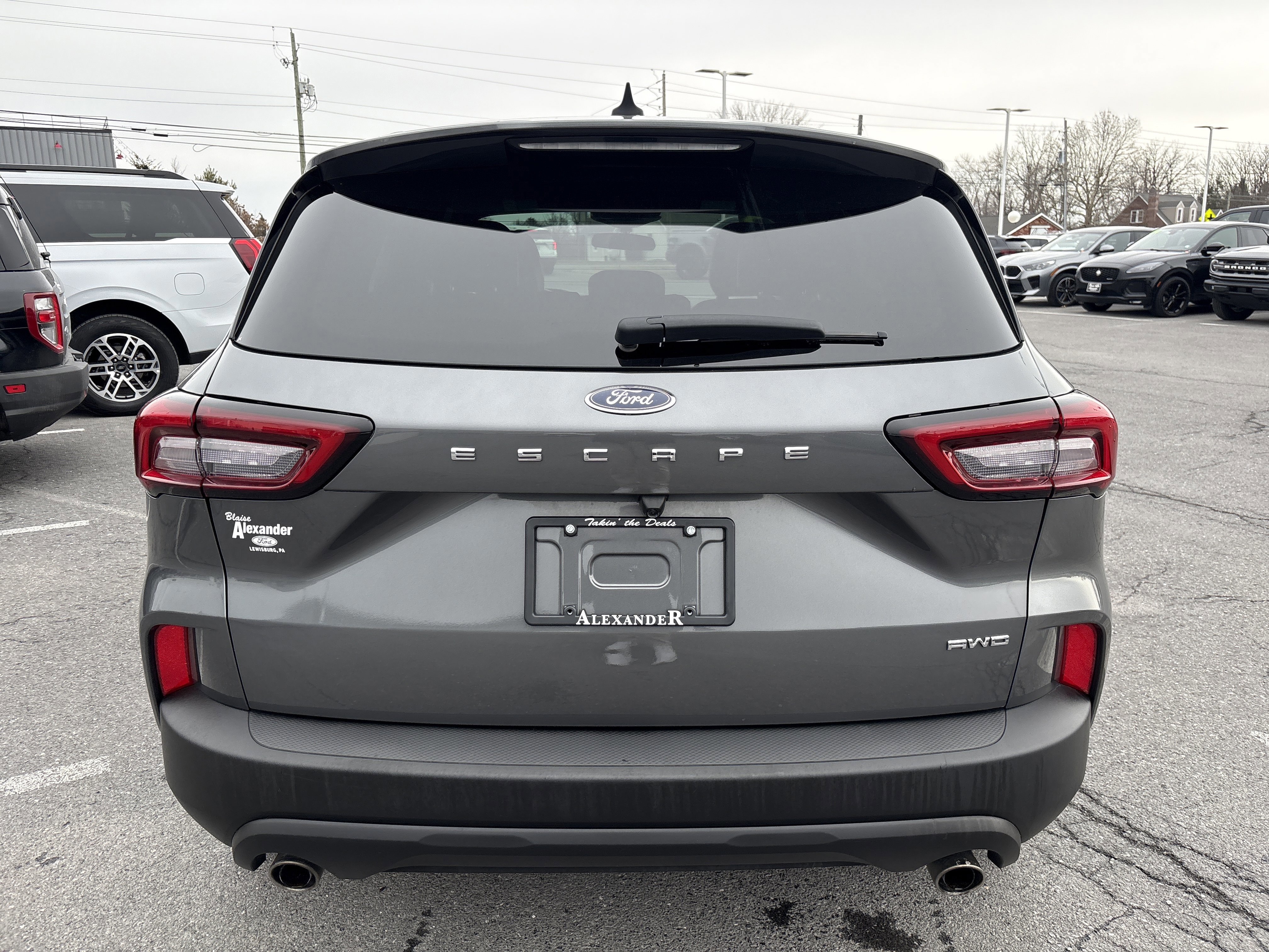 Certified 2025 Ford Escape ST-Line Select AWD/4WD image 4