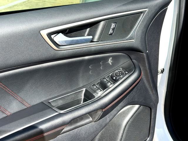 Certified 2022 Ford Edge ST-Line image 9