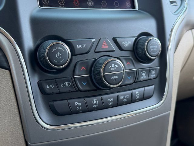 Used 2019 Jeep Grand Cherokee Laredo AWD/4WD image 20