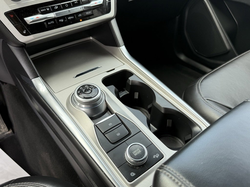 Certified 2022 Ford Explorer XLT w/ Equipment Group 202A image 15