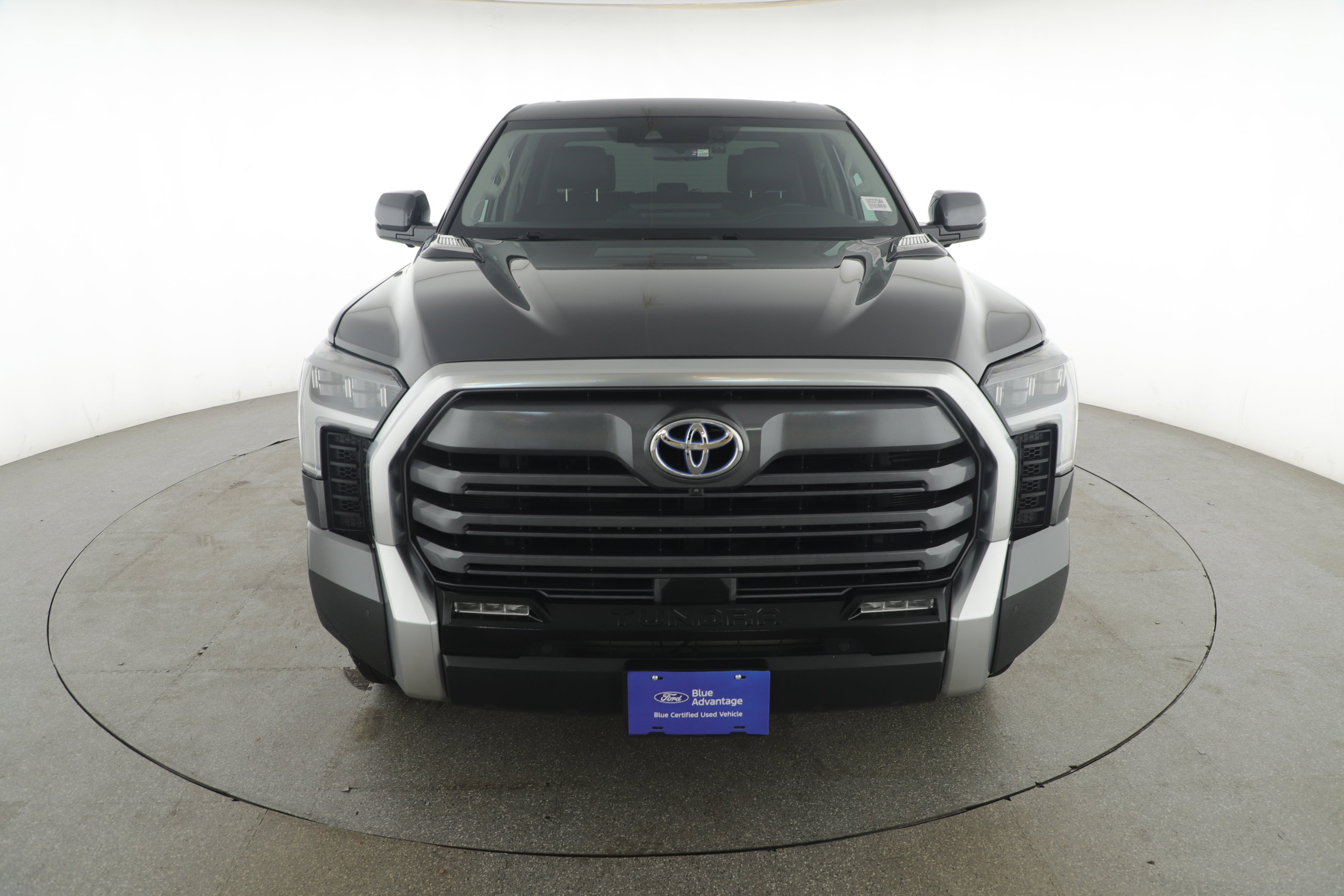 Used 2023 Toyota Tundra Limited image 2