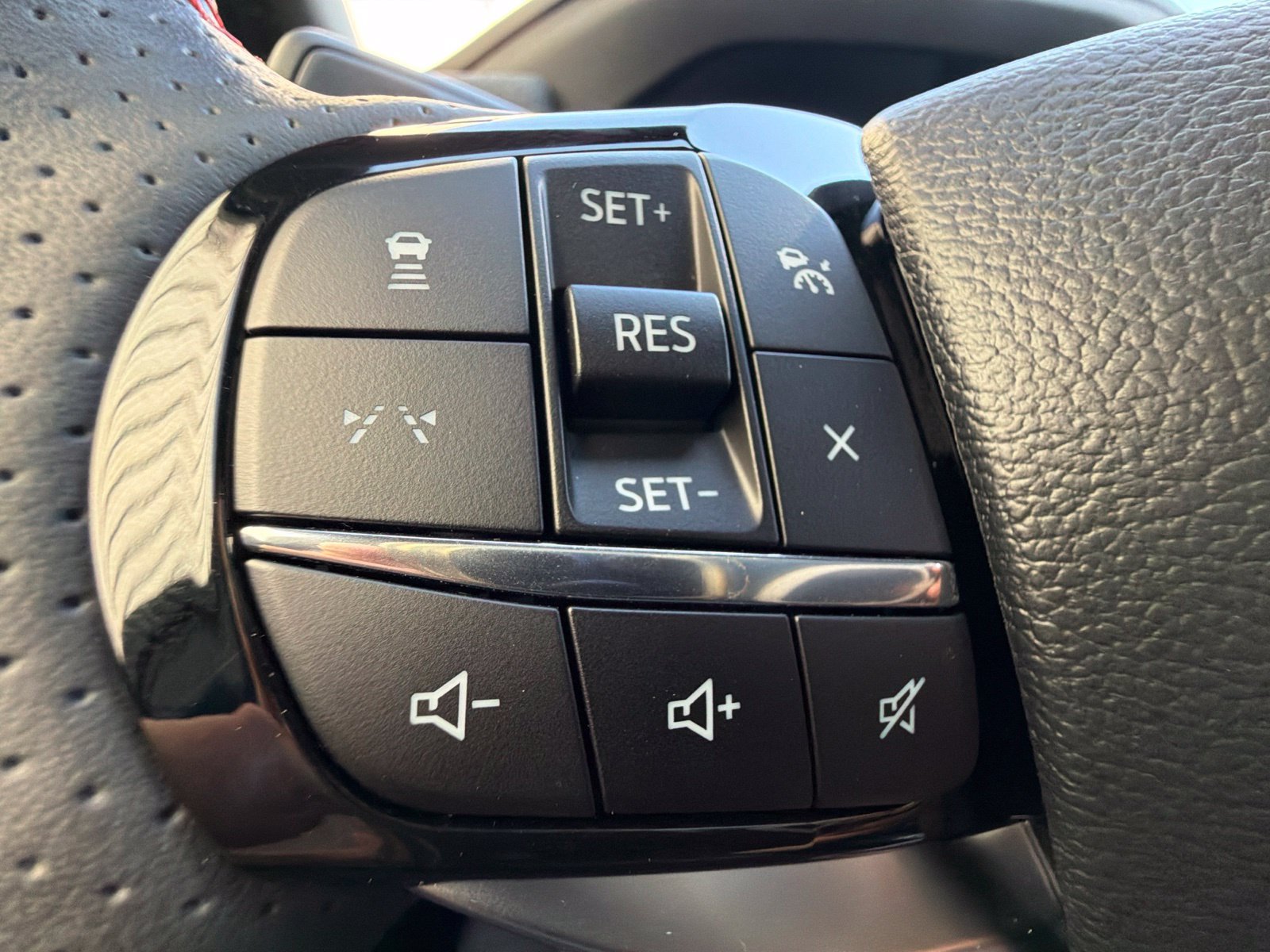 Certified 2026 Ford Explorer ST w/ Sun And Sound Package AWD/4WD image 21