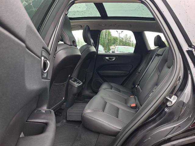 Used 2023 Volvo XC60 B5 Ultimate w/ Climate Package AWD/4WD image 10