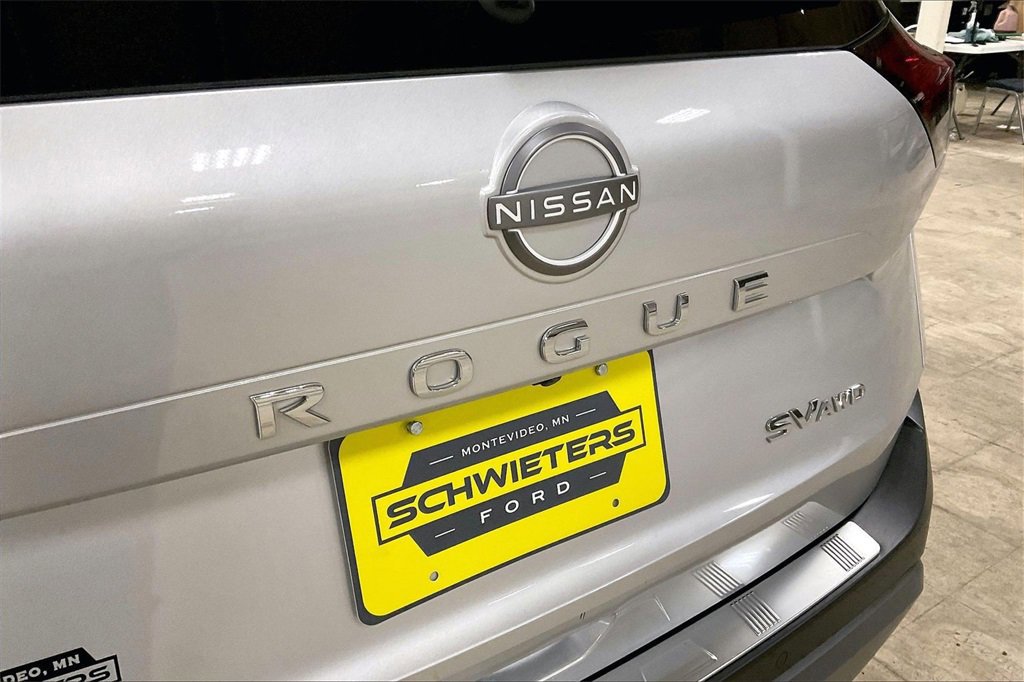 Used 2023 Nissan Rogue SV w/ SV Premium Package image 10
