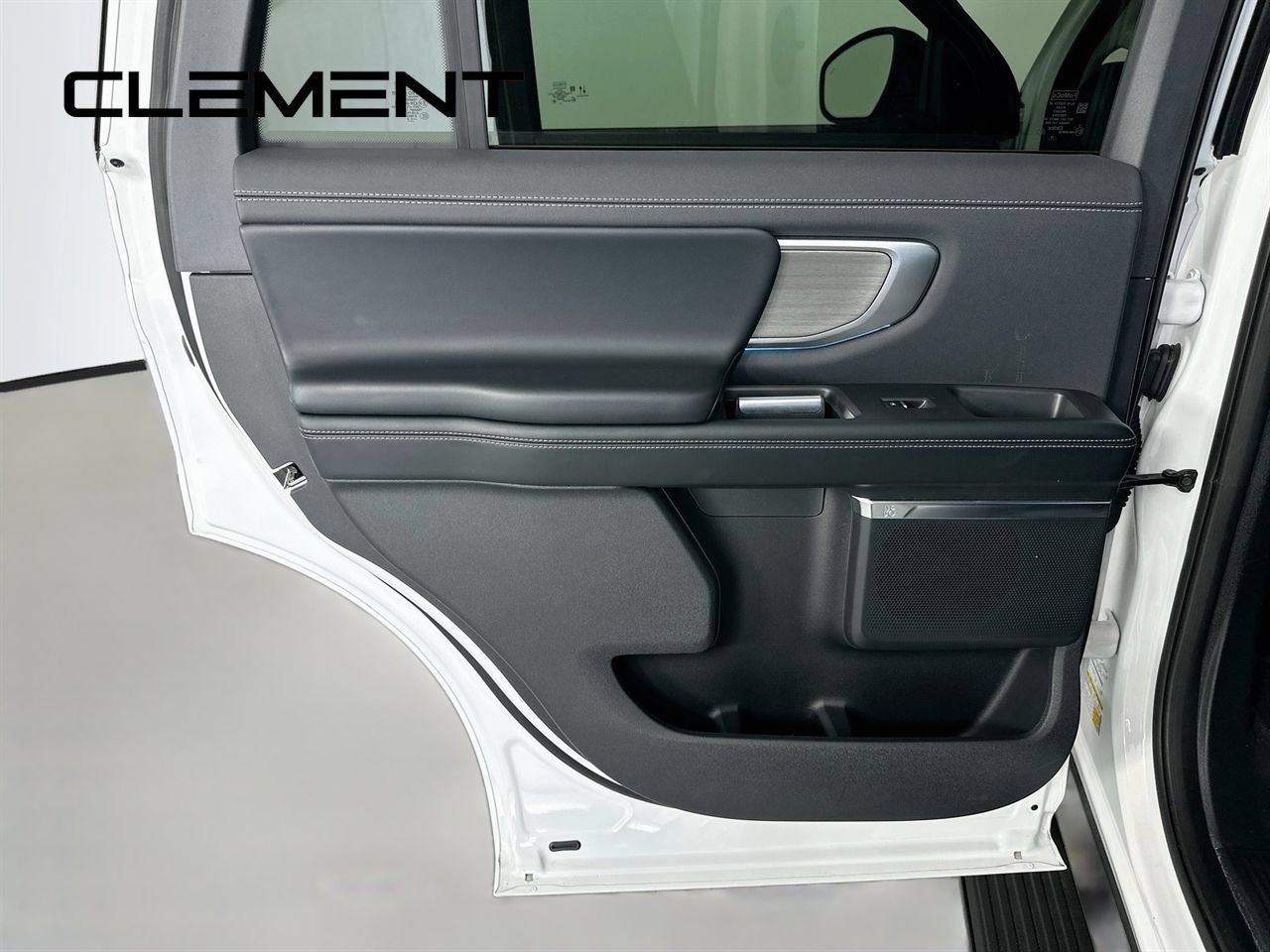 Certified 2025 Ford Expedition Platinum AWD/4WD image 32