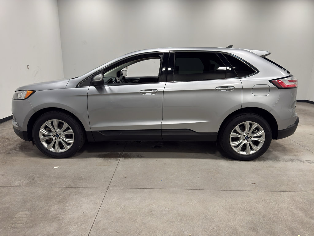 Certified 2022 Ford Edge Titanium image 5
