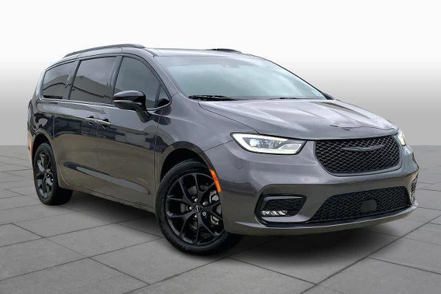 Used 2023 Chrysler Pacifica Limited w/ S Appearance Package image 5