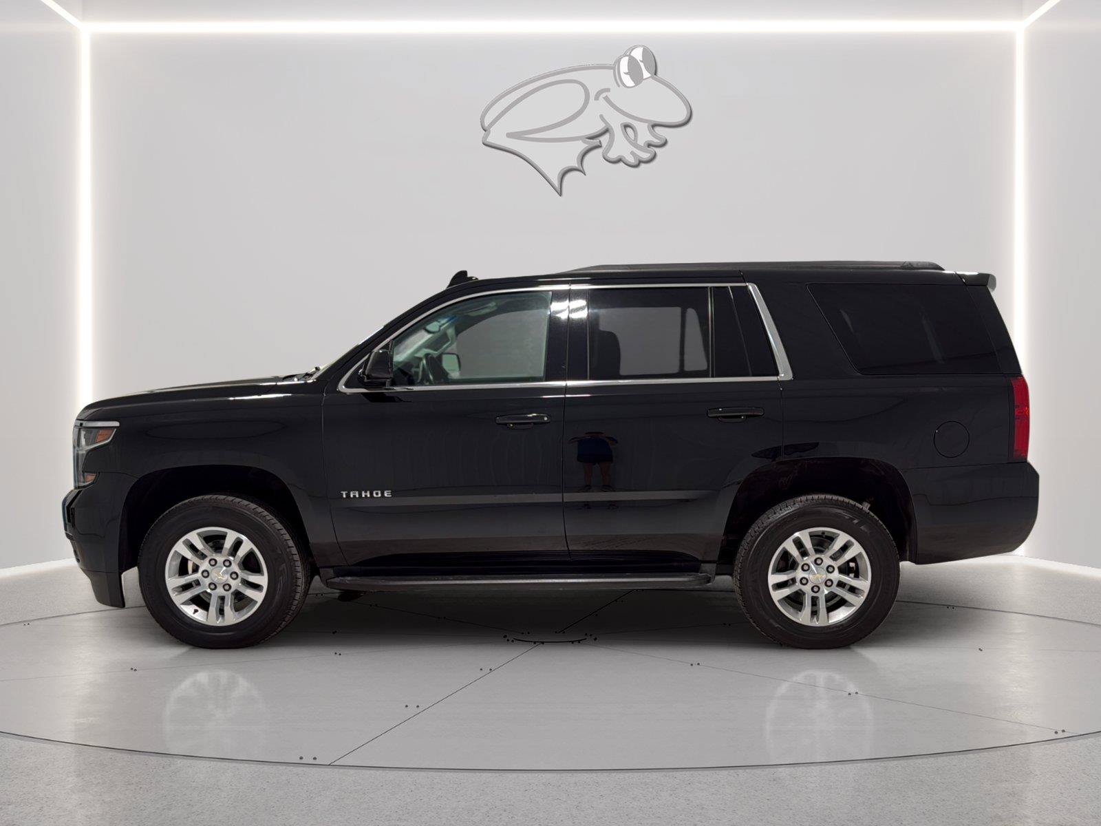 Used 2020 Chevrolet Tahoe LS RWD image 2