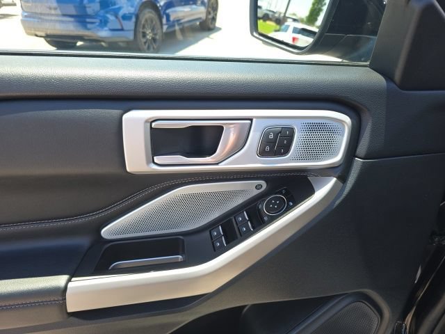 Certified 2023 Ford Explorer Limited w/ Limited Technology Package AWD/4WD image 12