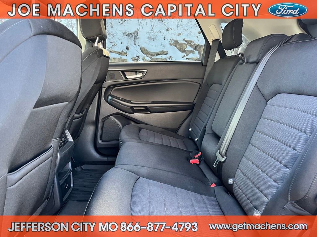 Certified 2022 Ford Edge SE w/ Black Appearance Package image 11