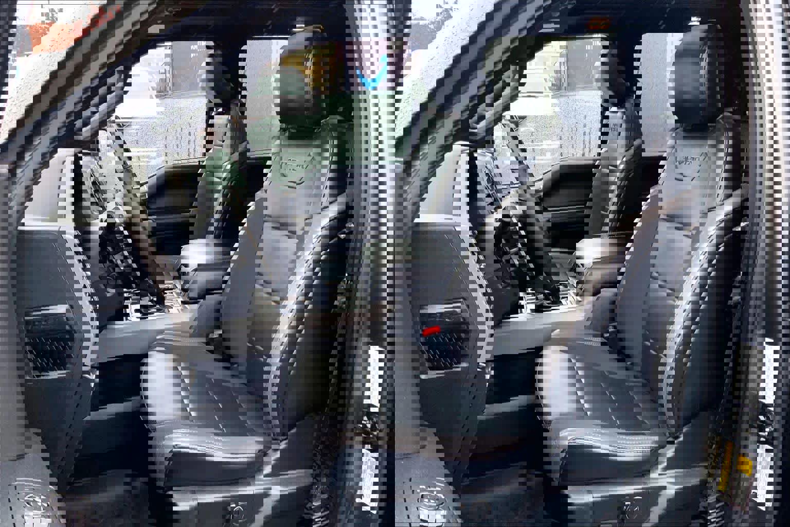 Certified 2019 Ford F150 Raptor w/ Equipment Group 802A Luxury image 9