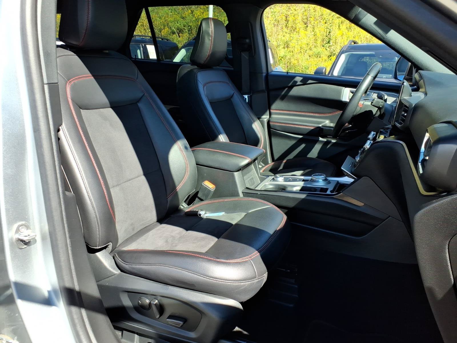 Certified 2023 Ford Explorer ST-Line w/ Class IV Trailer Tow Package AWD/4WD image 8