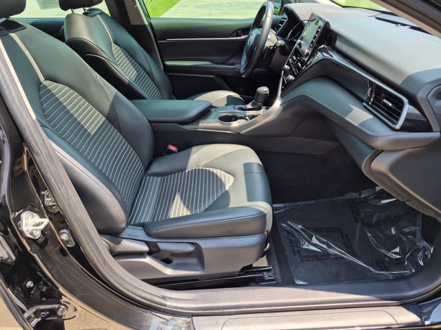 Used 2021 Toyota Camry SE w/ Convenience Package FWD image 36