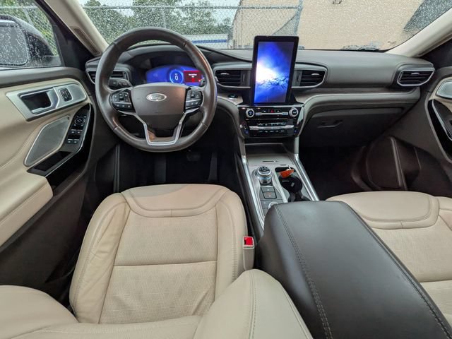 Certified 2023 Ford Explorer Platinum w/ Technology Package AWD/4WD image 10