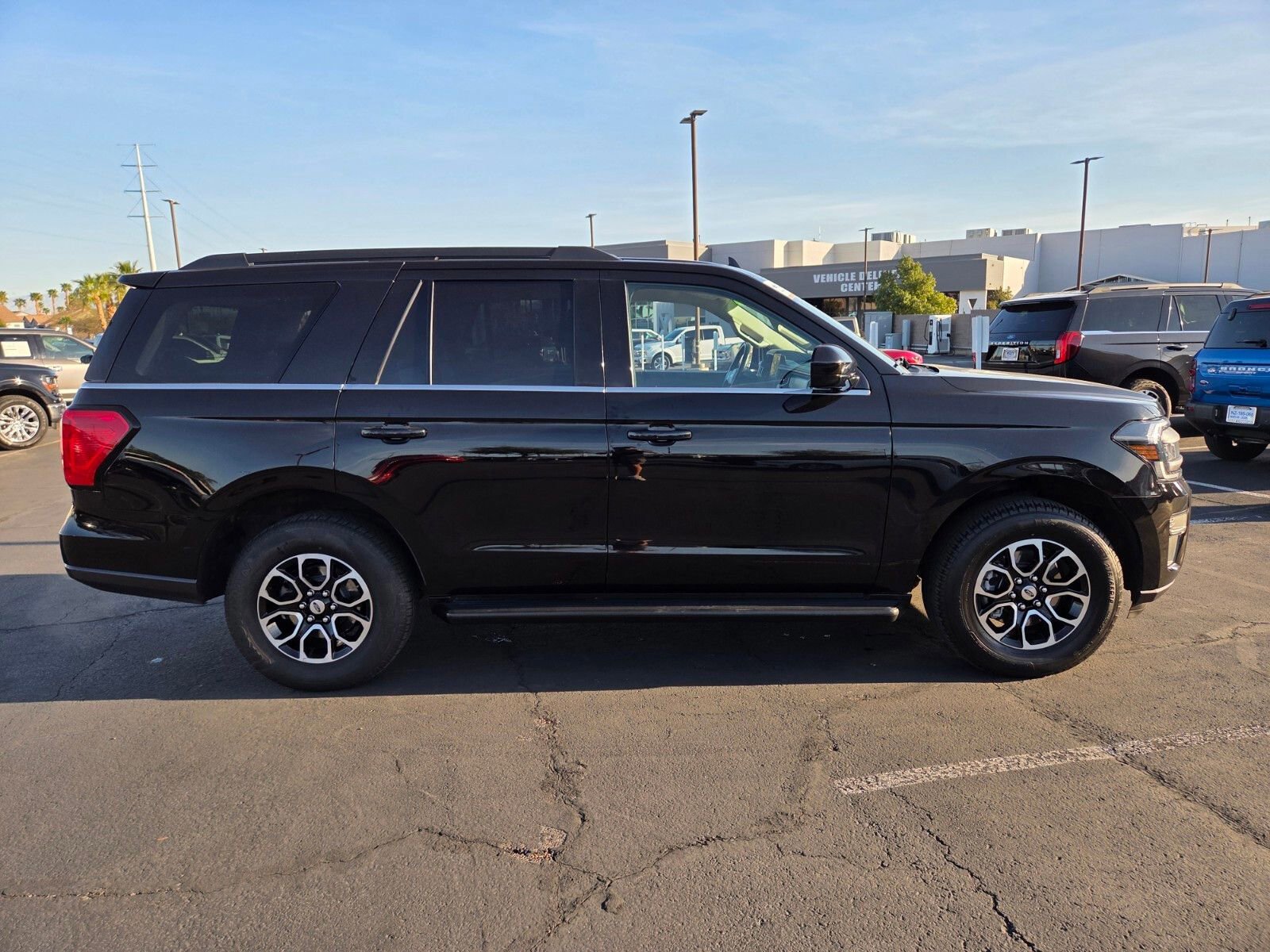 Certified 2024 Ford Expedition XLT image 6