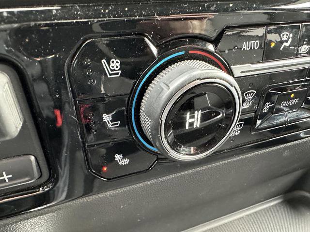 Used 2025 Chevrolet Silverado 2500 LTZ w/ LTZ Premium Package image 29