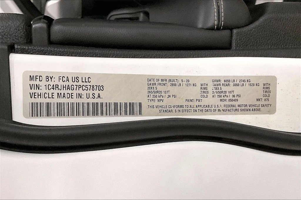 Used 2023 Jeep Grand Cherokee Altitude image 29