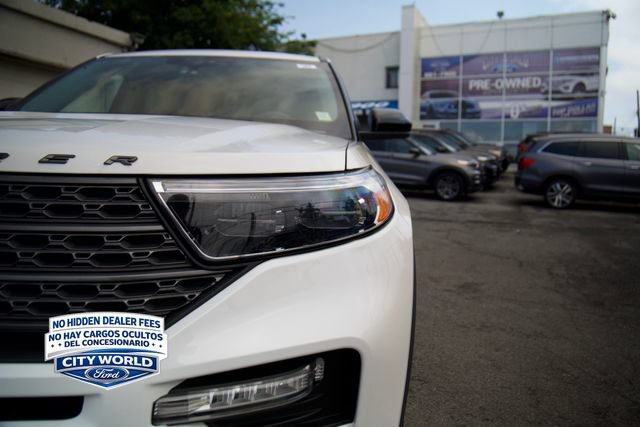 Certified 2023 Ford Explorer XLT w/ Equipment Group 202A AWD/4WD image 6