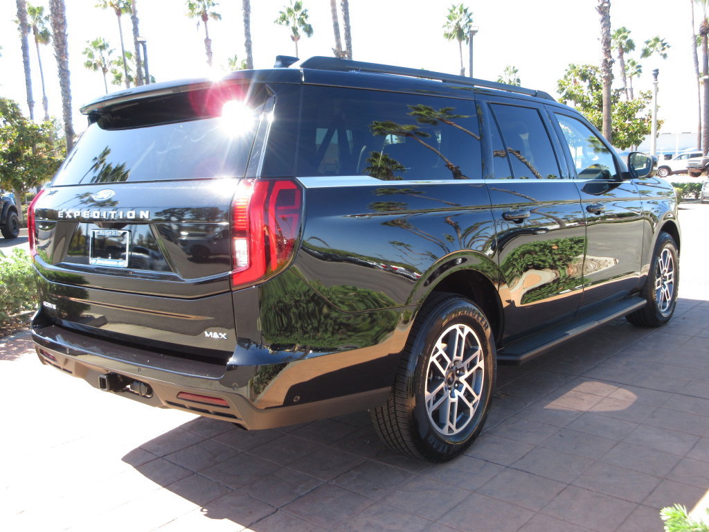 Certified 2025 Ford Expedition Max Active RWD image 4