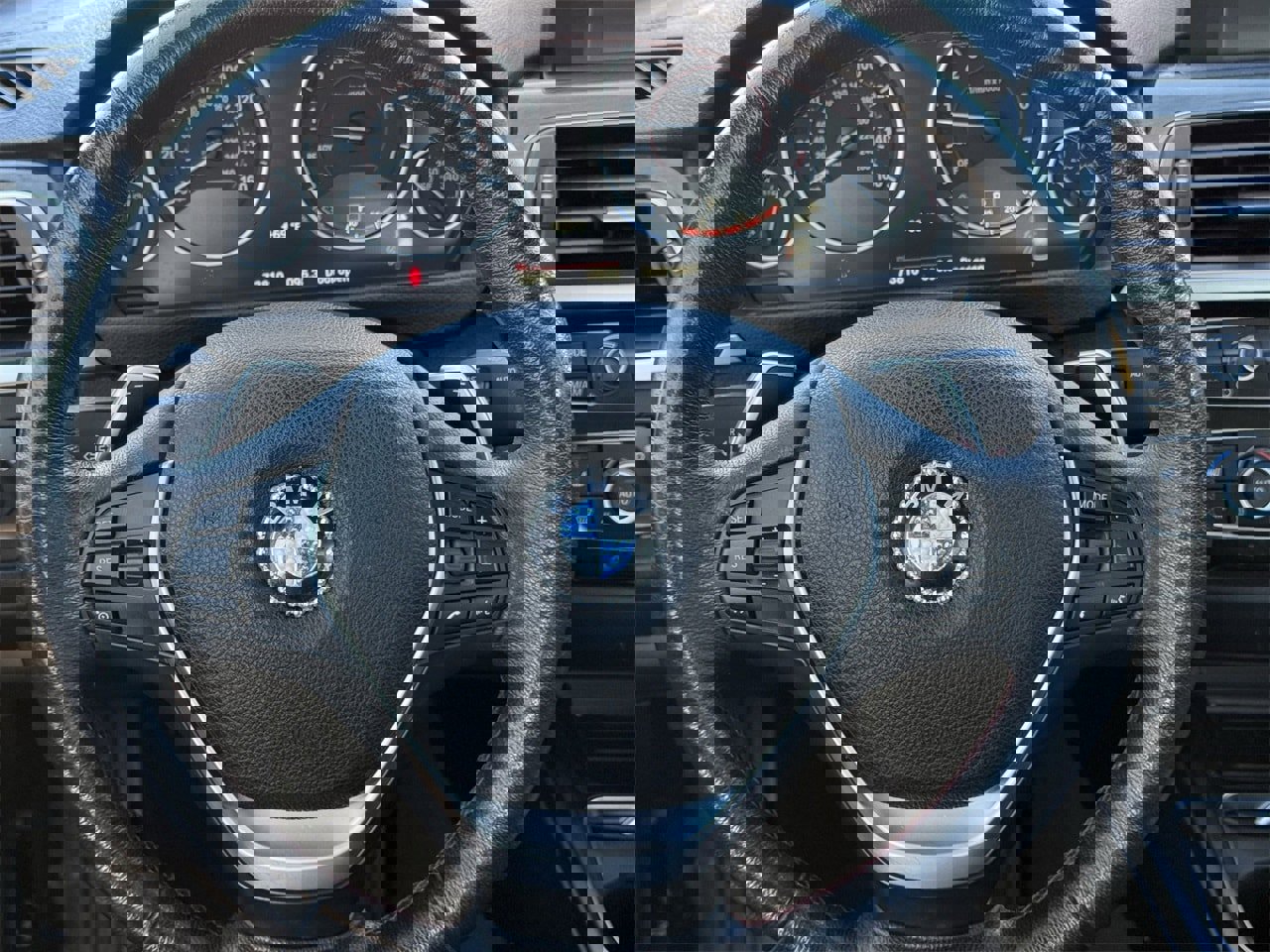 Used 2018 BMW 330i xDrive Sedan image 12