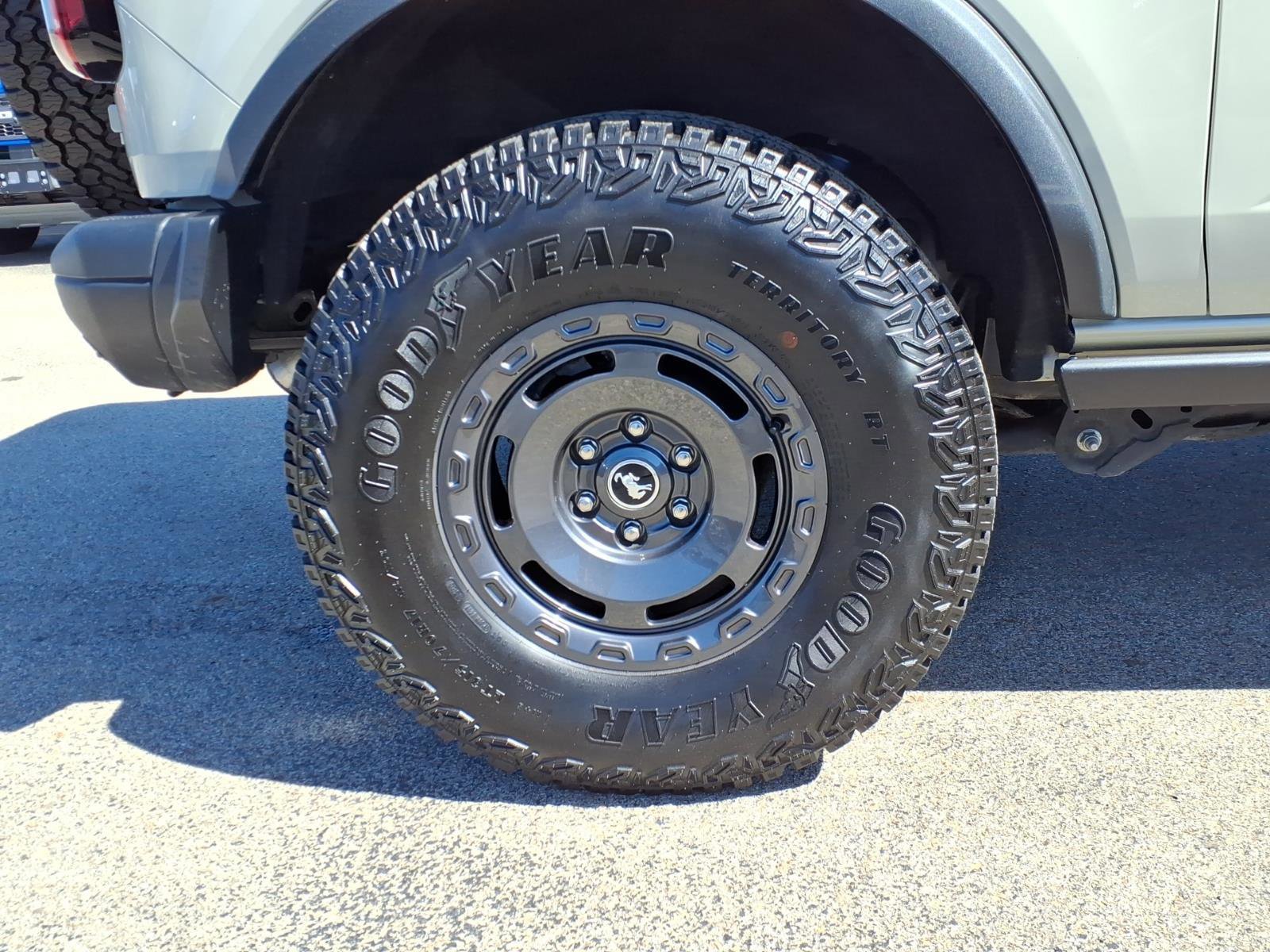 Certified 2025 Ford Bronco Badlands w/ Sasquatch Package image 6