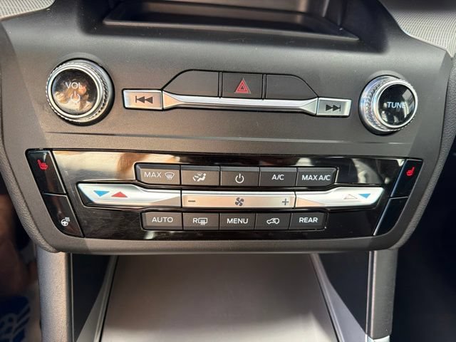 Certified 2020 Ford Explorer XLT w/ Equipment Group 202A AWD/4WD image 24