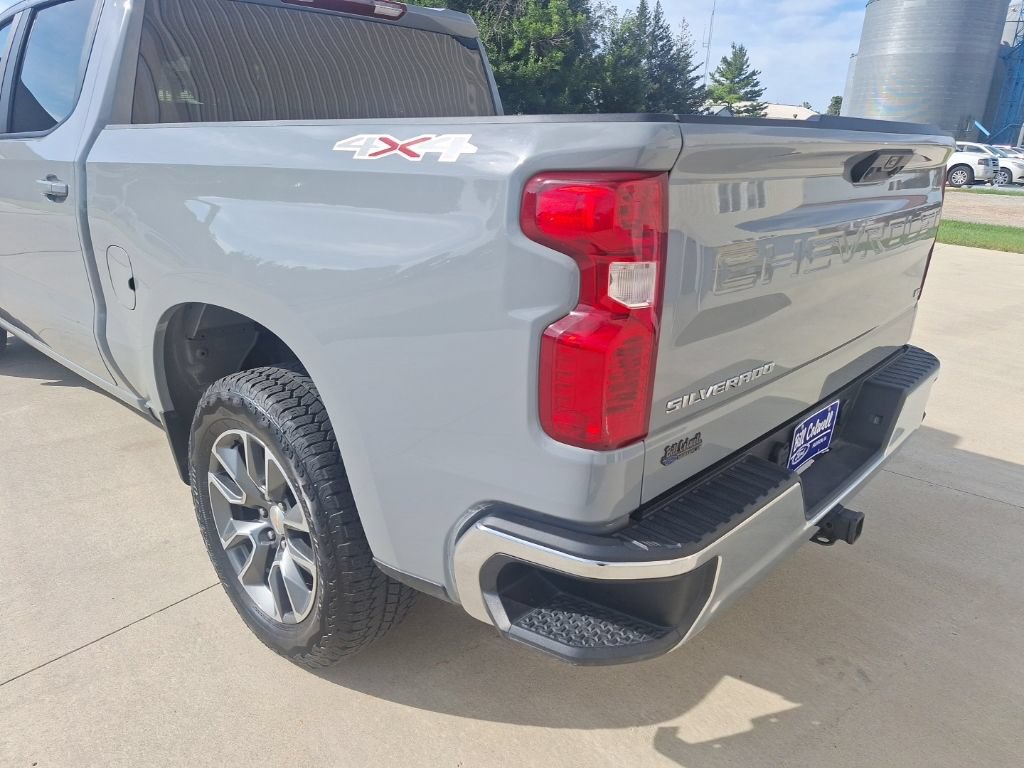 Used 2024 Chevrolet Silverado 1500 LT AWD/4WD image 21