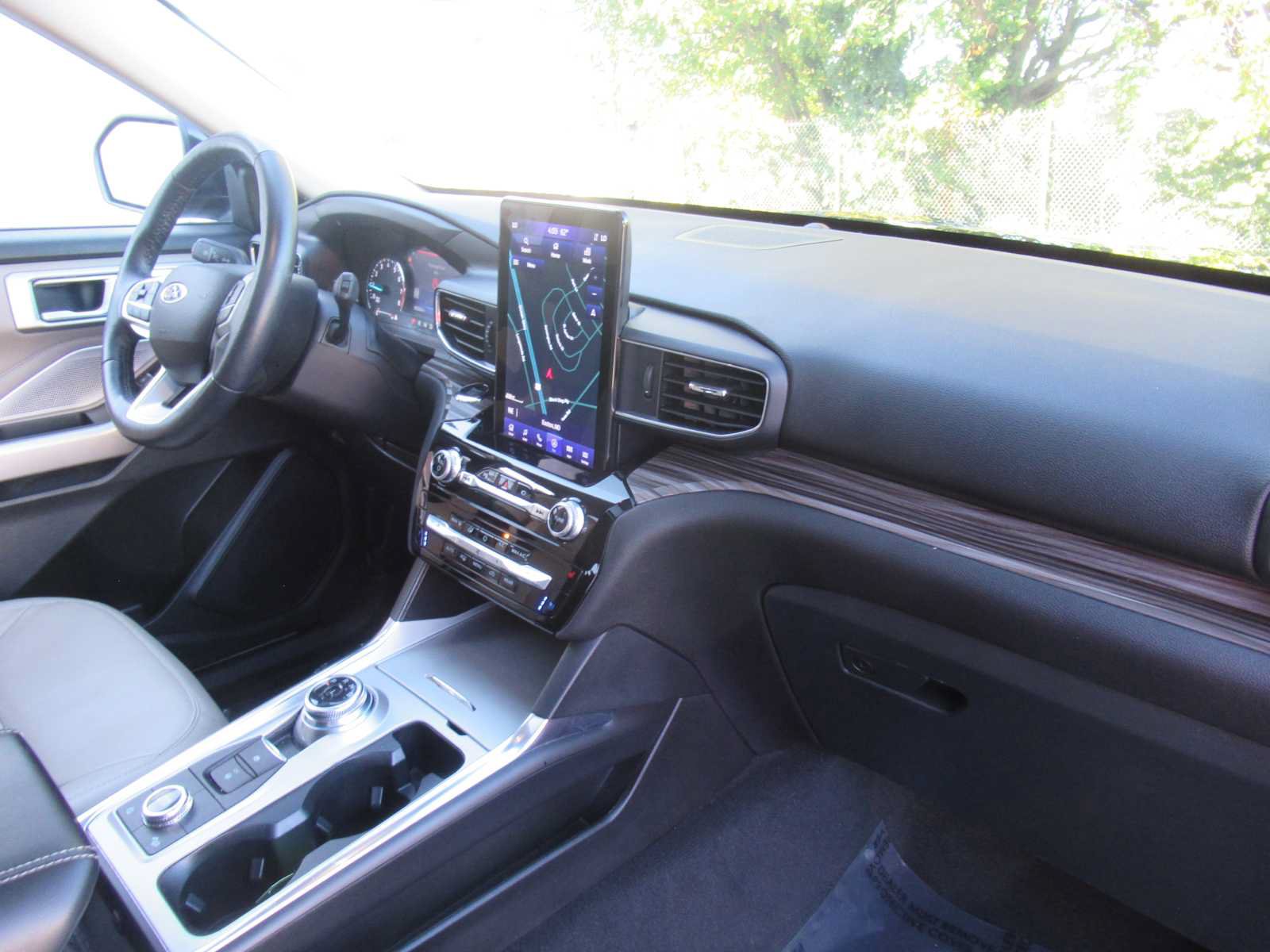 Certified 2023 Ford Explorer Limited w/ Limited Technology Package AWD/4WD image 26