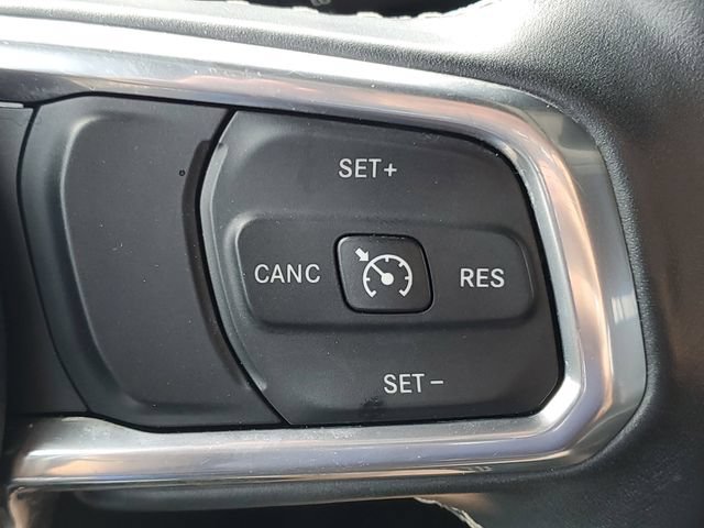 Used 2022 Jeep Wrangler Unlimited Sahara w/ Cold Weather Group AWD/4WD image 11