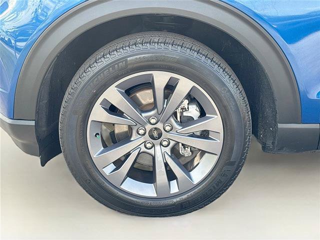 Certified 2022 Ford Explorer XLT w/ Equipment Group 202A AWD/4WD image 33