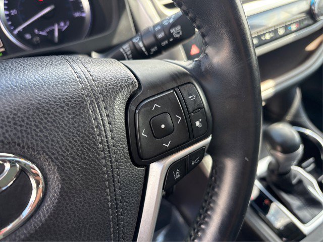 Used 2018 Toyota Highlander Limited AWD/4WD image 23