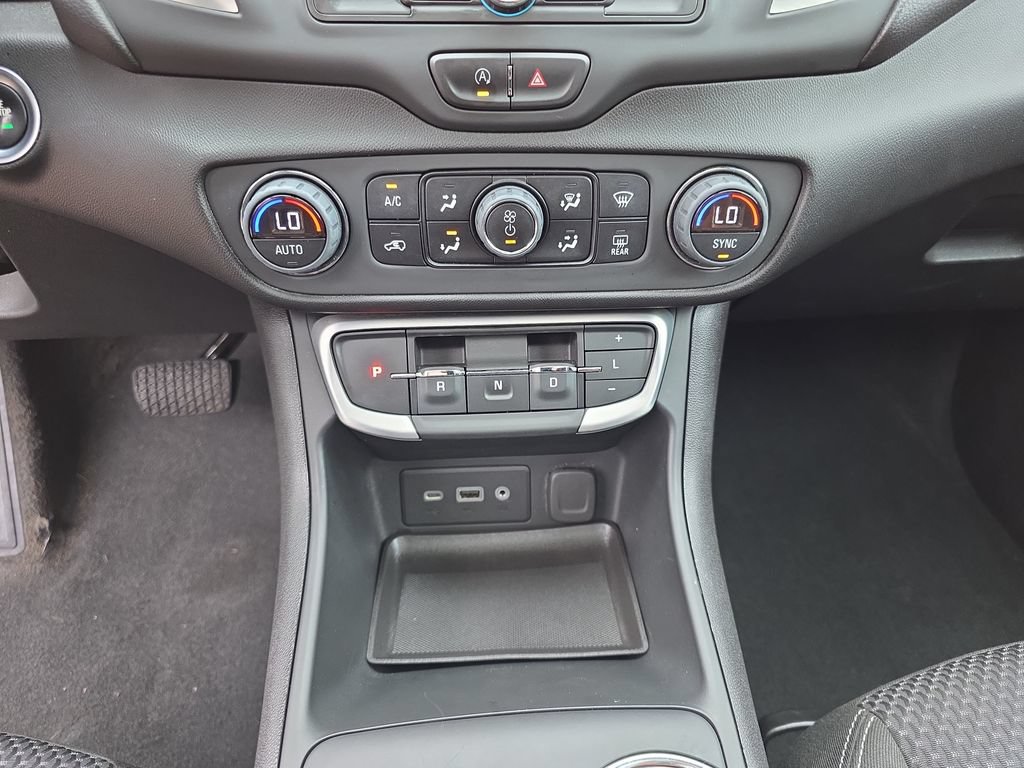 Used 2024 GMC Terrain SLE w/ Driver Convenience Package FWD image 21