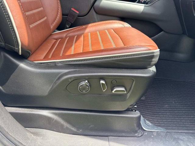 Used 2023 GMC Yukon XL Denali Ultimate AWD/4WD image 18