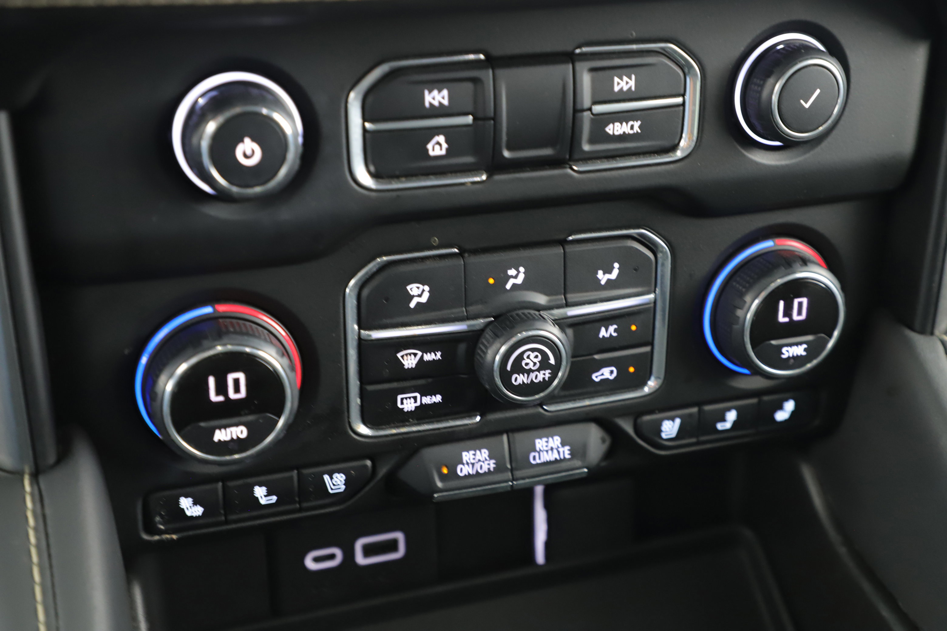 Used 2021 Chevrolet Tahoe Premier w/ Texas Edition image 16