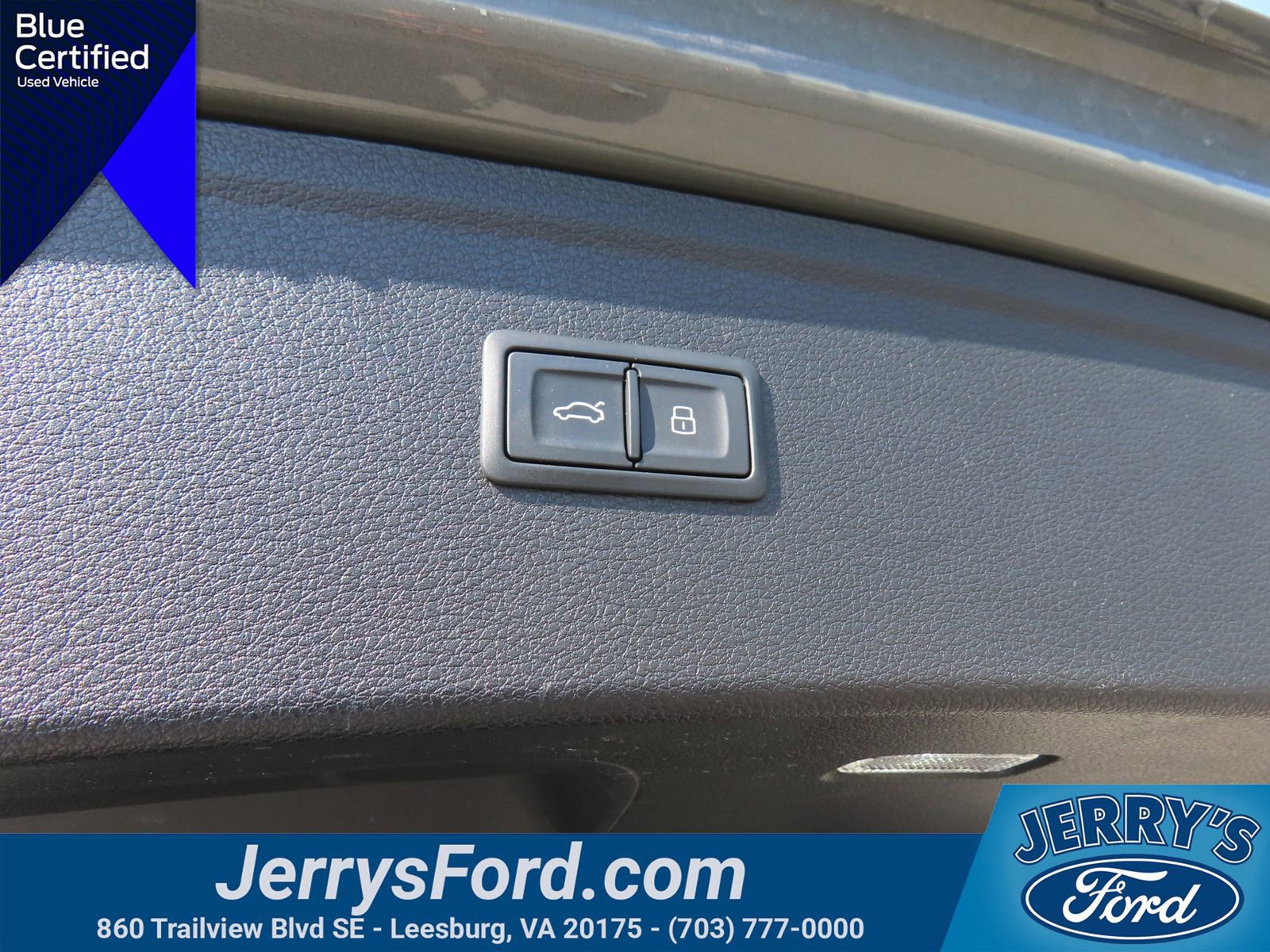 Used 2023 Audi SQ5 Premium w/ Convenience Package image 44