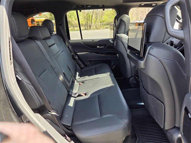 Used 2024 Lexus LX 600 4WD w/ Appearance Package image 16
