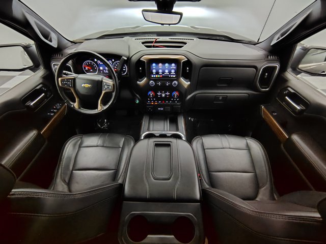 Used 2019 Chevrolet Silverado 1500 High Country w/ Technology Package AWD/4WD image 2
