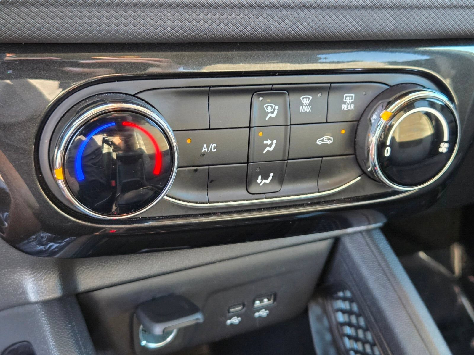 Used 2025 Chevrolet TrailBlazer LT FWD image 22
