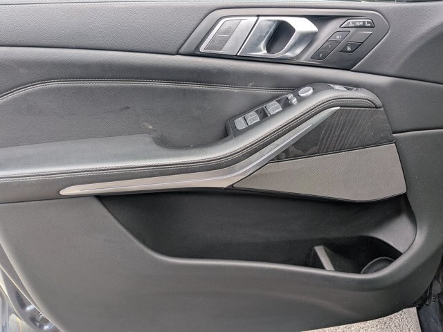 Used 2019 BMW X7 xDrive40i w/ Cold Weather Package AWD/4WD image 11