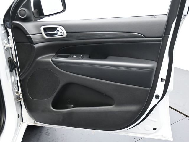 Used 2020 Jeep Grand Cherokee Altitude image 29