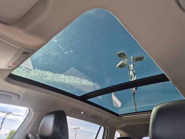 Used 2022 Volkswagen Tiguan SE image 17