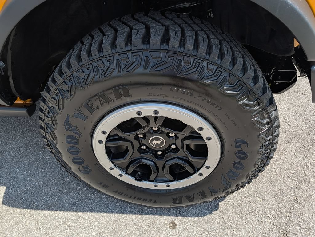 Certified 2022 Ford Bronco Badlands w/ Sasquatch Package AWD/4WD image 29
