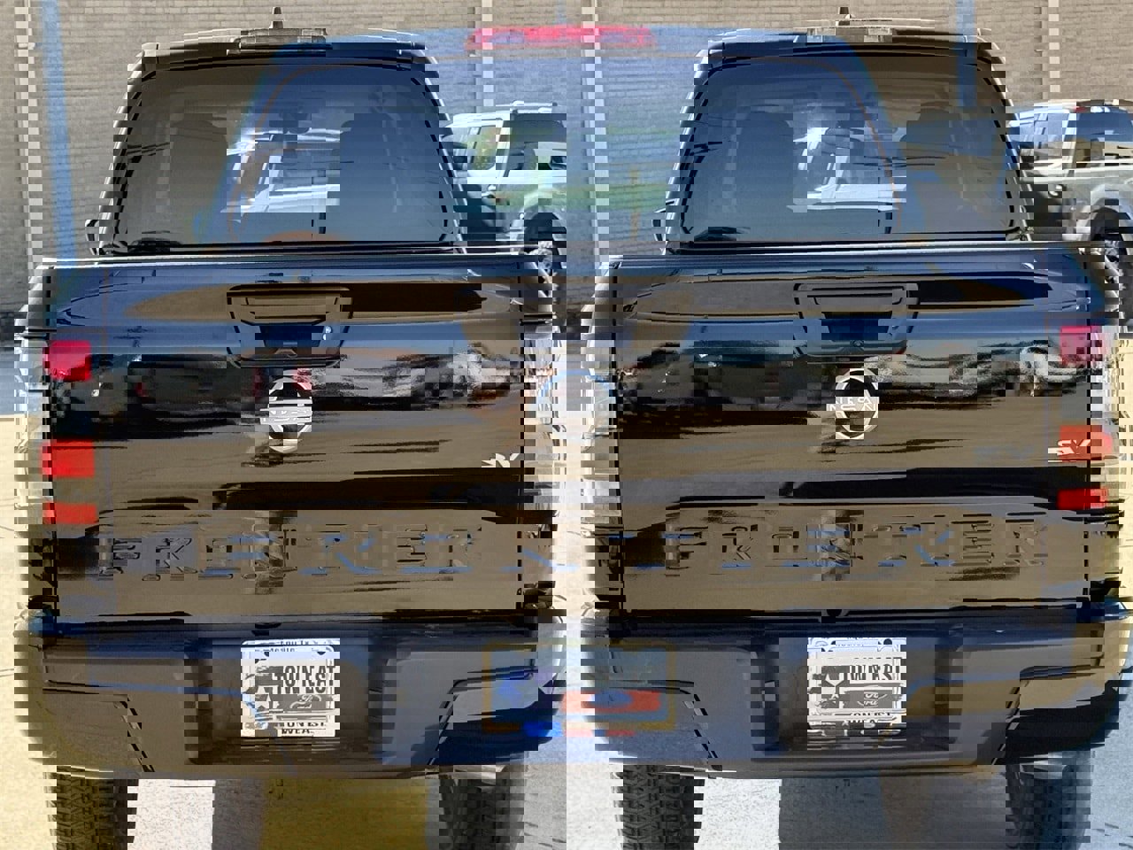 Used 2024 Nissan Frontier SV image 6