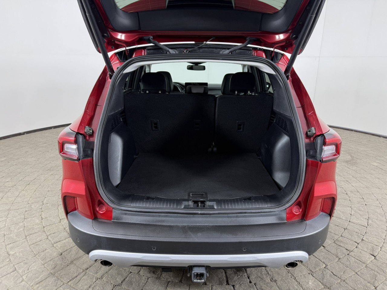 Certified 2025 Ford Escape SE w/ PHEV Premium Package FWD image 7