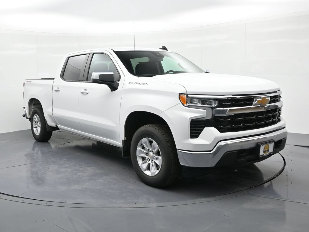 Used 2025 Chevrolet Silverado 1500 LT AWD/4WD image 3