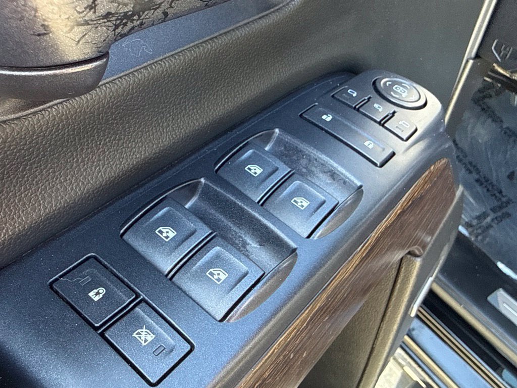Used 2018 GMC Sierra 2500 Denali w/ Duramax Plus Package AWD/4WD image 20