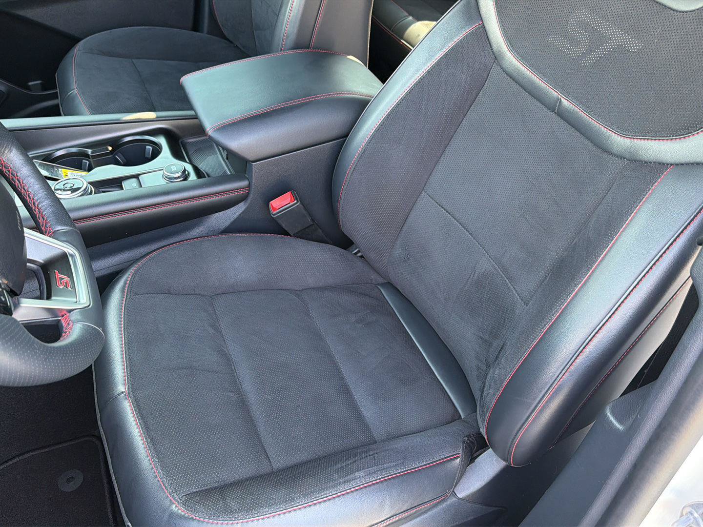 Certified 2025 Ford Explorer ST AWD/4WD image 34