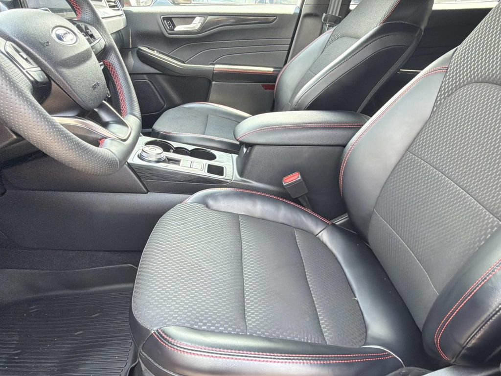 Certified 2023 Ford Escape ST-Line Select w/ Tech Pack #2 AWD/4WD image 13