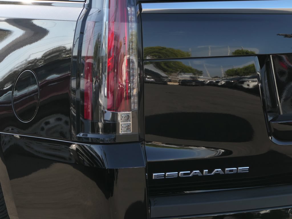Used 2019 Cadillac Escalade Luxury RWD image 7